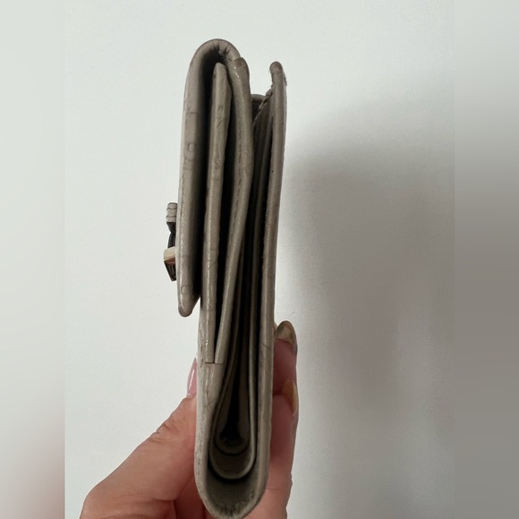 Gucci Short wallet w/box and paperwork! - Picture 6 of 14